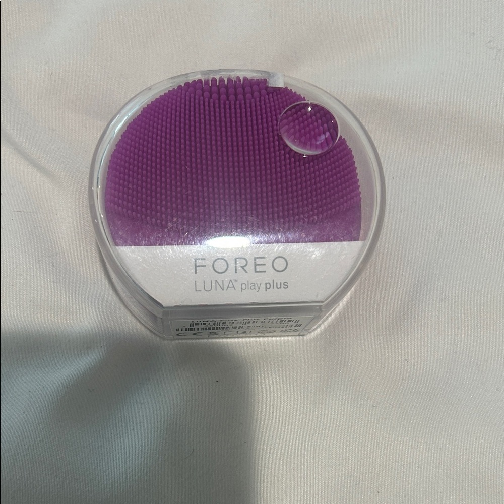 FOREO Luna Play Plus Skincare Device - Vibrant Purple